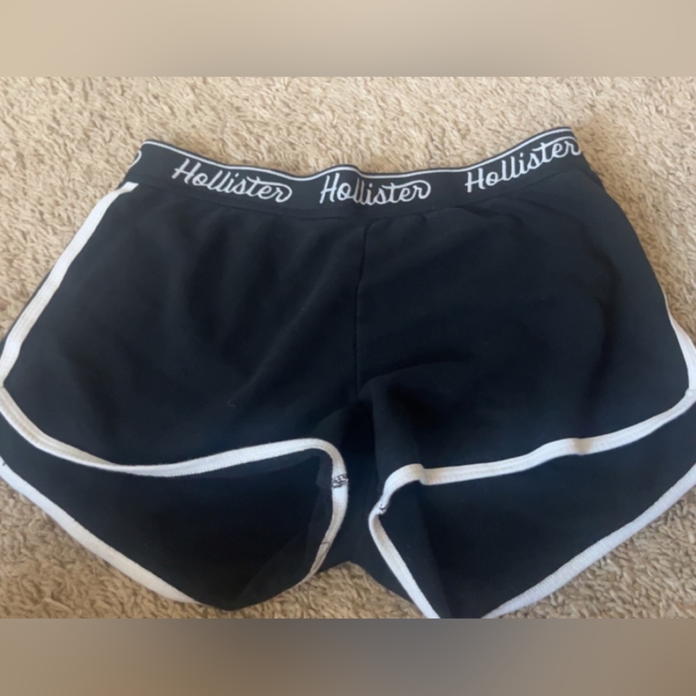 *HOLLISTER*